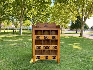 Jogo do Sapo Tradicional Jogo do Sapo Tradicional num jardim