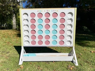 Jogo 4 em Linha Colorido Jogo 4 em Linha Colorido num casamento