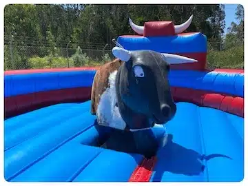 Touro Mecânico no Insuflavel num evento cooporativo