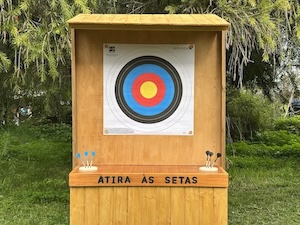 Barraquinha Popular Atira às Argolas Atira as Setas
